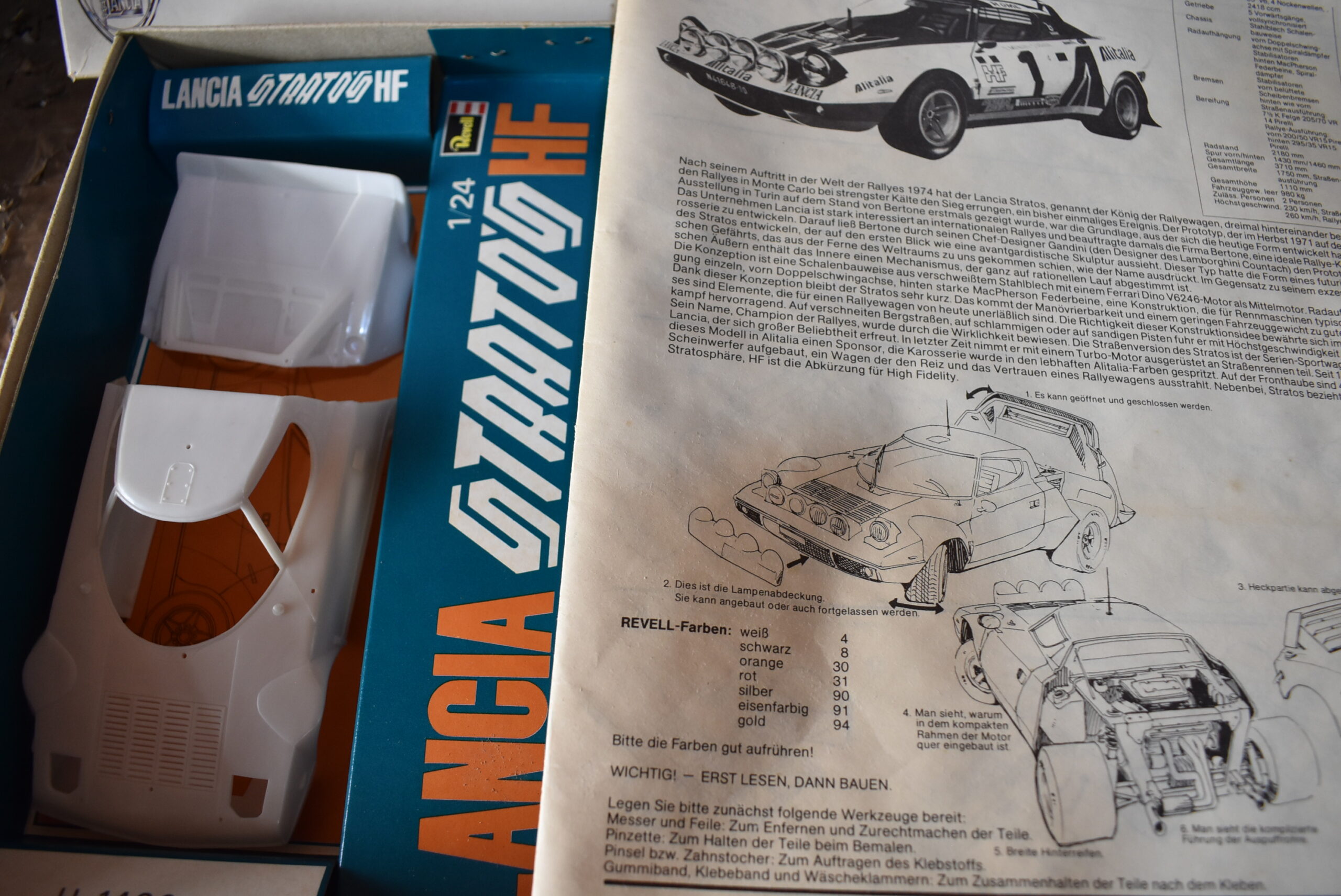 Modellino Auto Model Kit Di Montaggio LANCIA STRATOS HF Scala 1 24