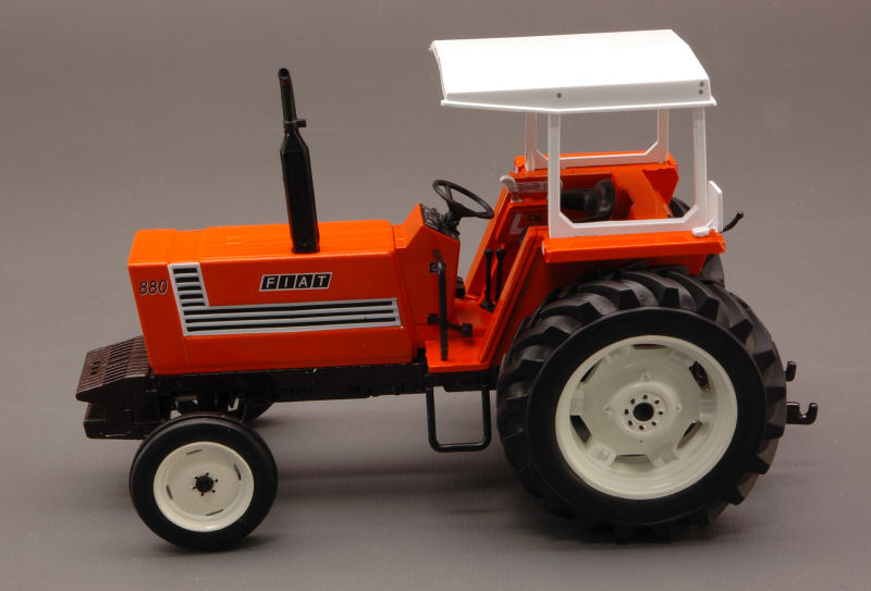 Modellino mezzi agricoli Replicagri FIAT 880 1:32 trattore modellismo  statico diecast