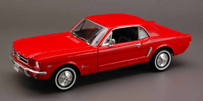 Modellino auto scala 1:24 Welly FORD MUSTANG COUPE diecast rosso modellismo  - Arcadia Modellismo