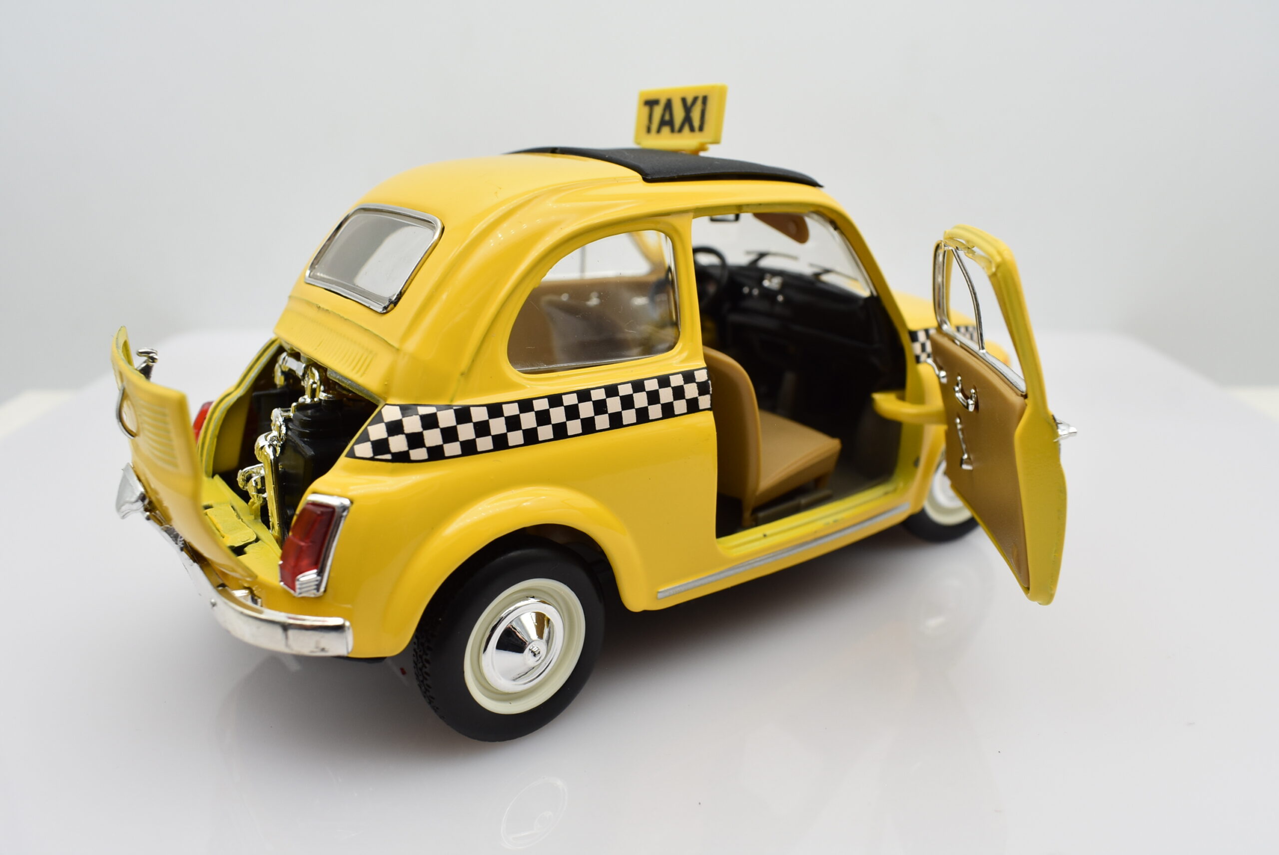 MODELLINO AUTO SCALA 1:18 FIAT 500 L GIALLO MODELLISMO STATICO COLLEZIONE  EPOCA