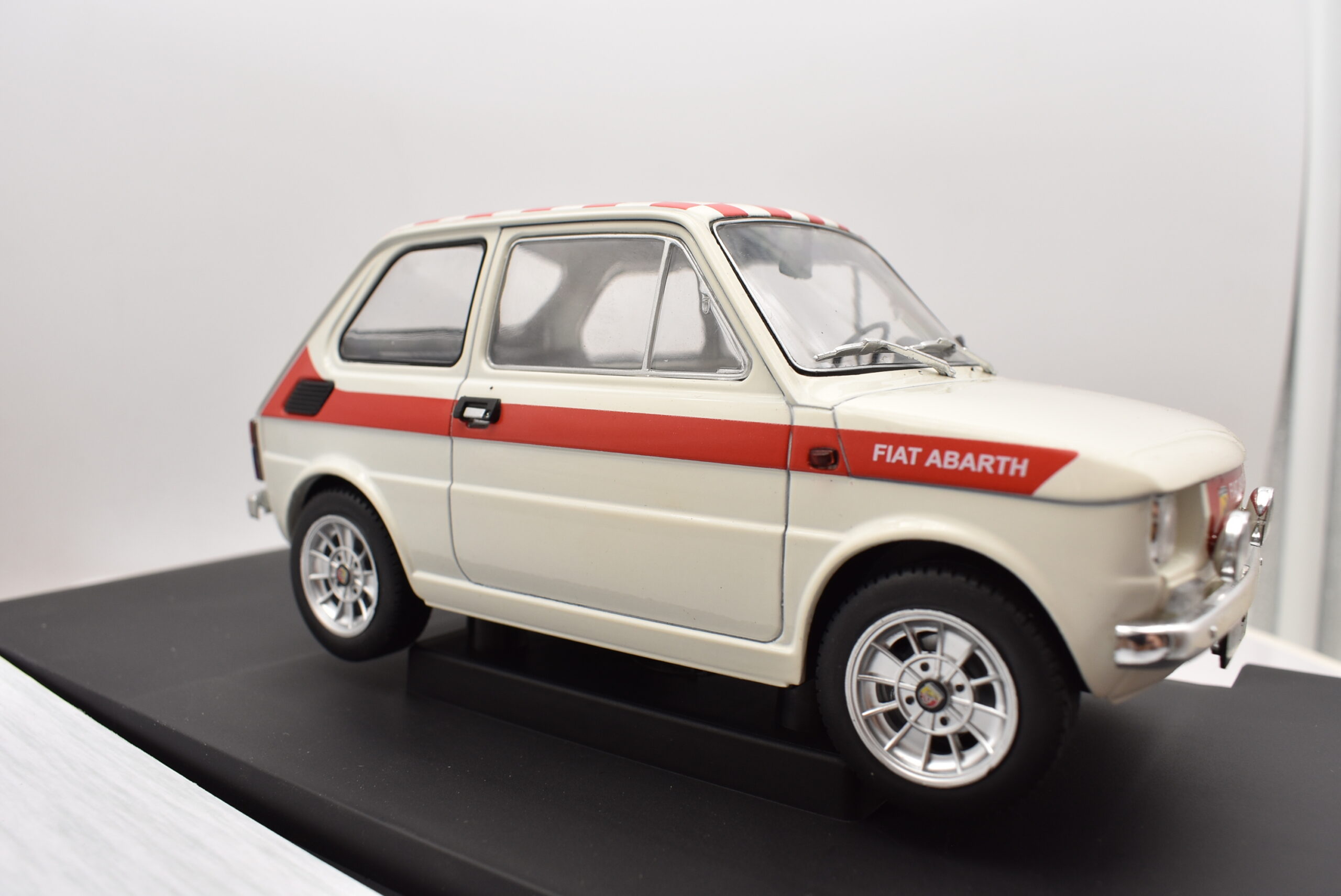 Modellini auto FIAT 126 ABARTH scala 1:18 nuovo - Collezionismo In vendita  a Ancona