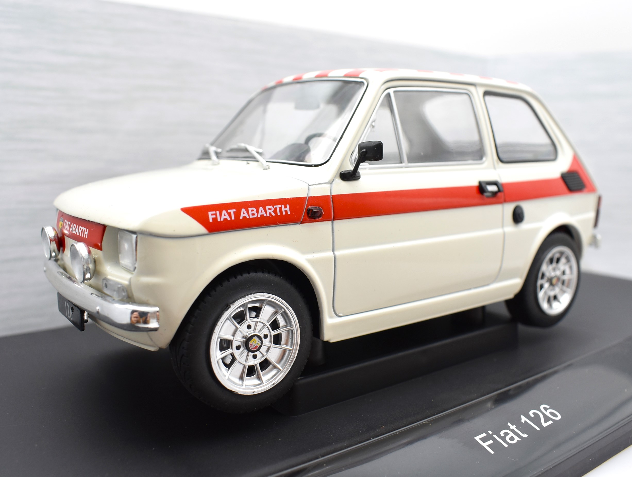 Modellini auto FIAT 126 ABARTH scala 1:18 nuovo - Collezionismo In vendita  a Ancona