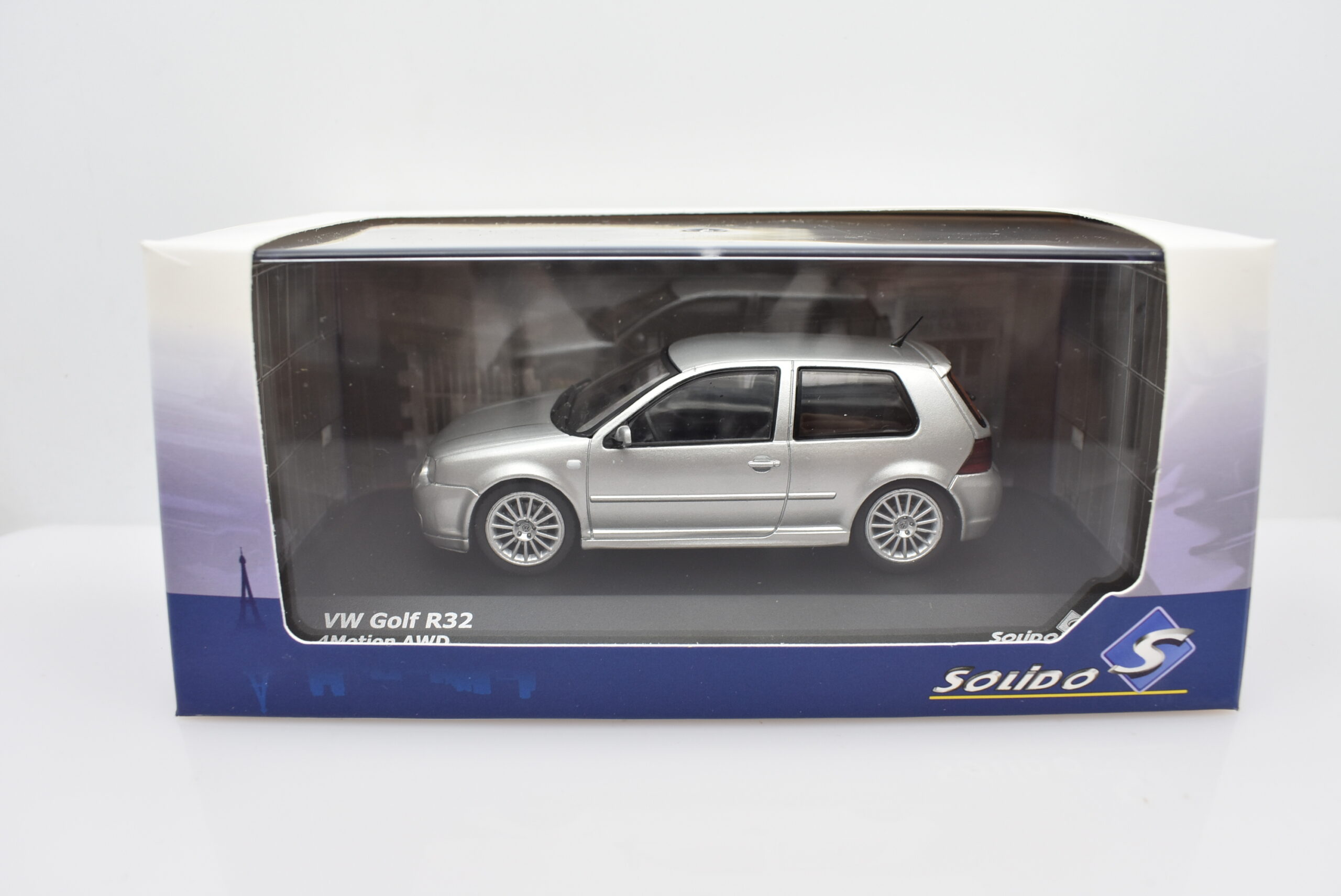  Solido - VOL Golf IV R32-2003 - 1:43 : Arts, Crafts