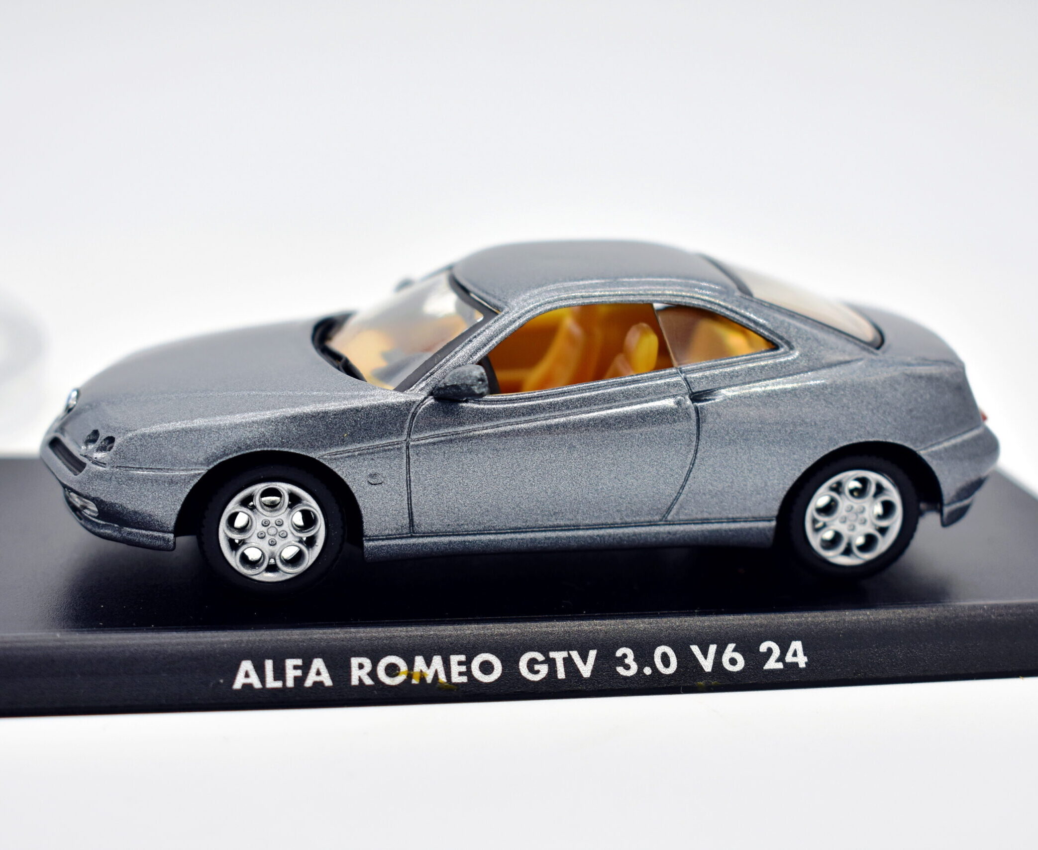 Automodelli in scala 1:18 e 1:43 - OttOmobile Ltd Alfa Romeo GTV V6 24V 1:18