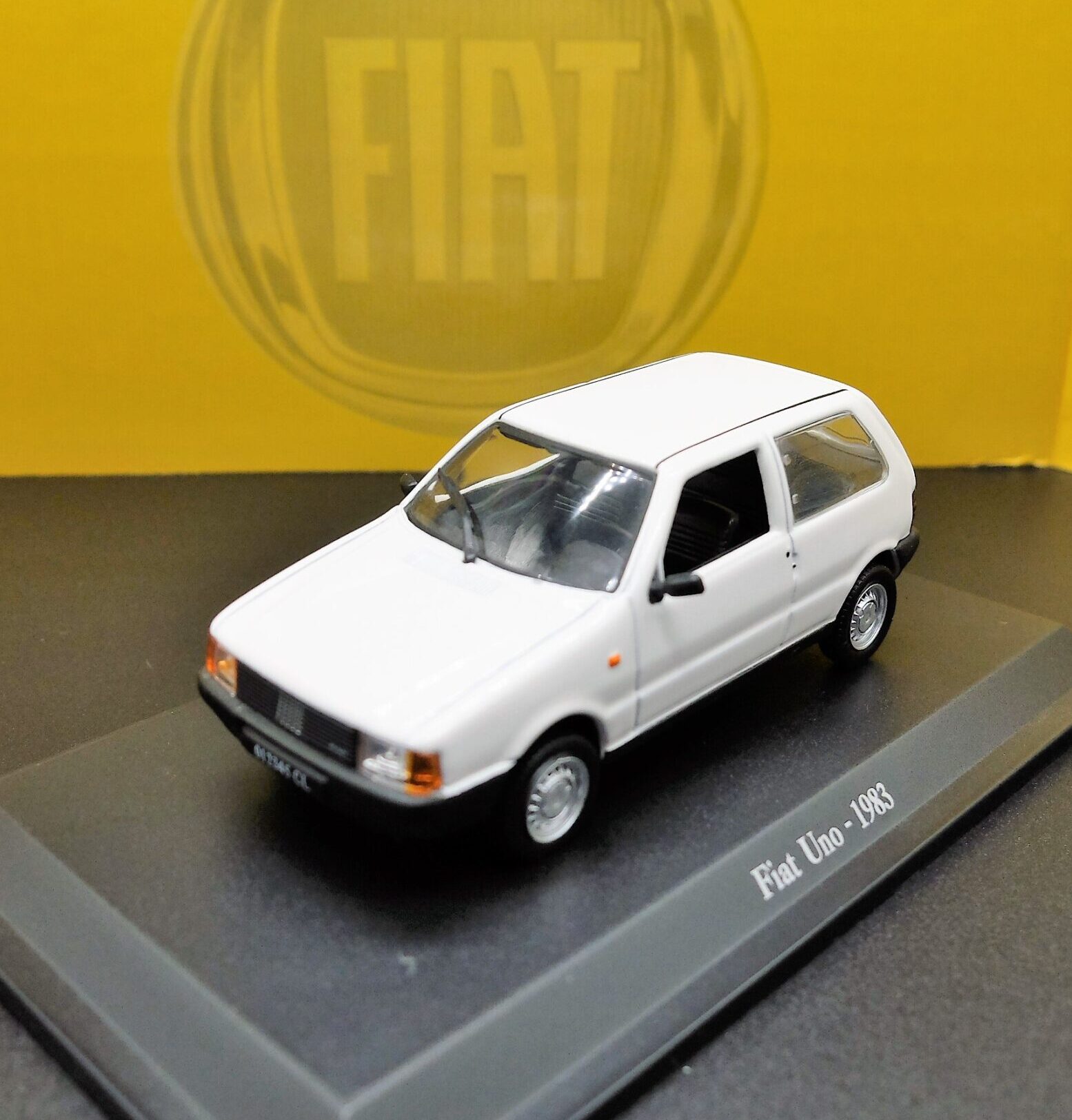 Fiat Uno 45 1983 Verde 1:18