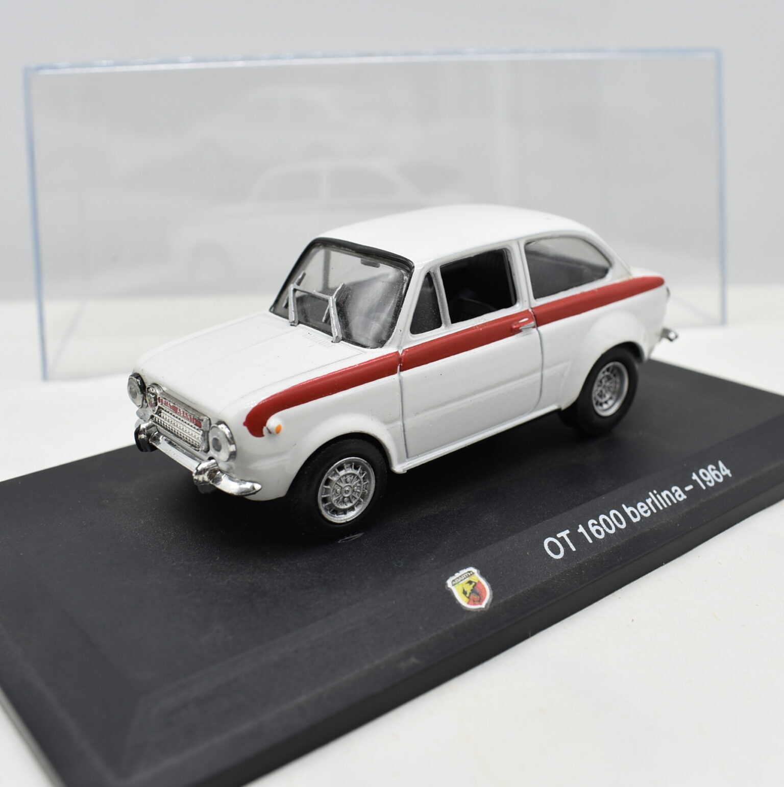 Miniature voiture FIAT 600 ABARTH OT 1600 auto 1:43 modélisme diecastvéhicules