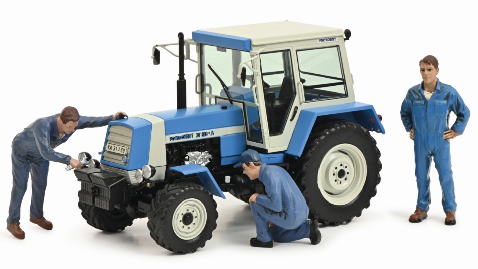 Miniature tracteur Schuco FORTSCHRITT ZT 323 + 3 FIGURINES modélisme auto 1:32