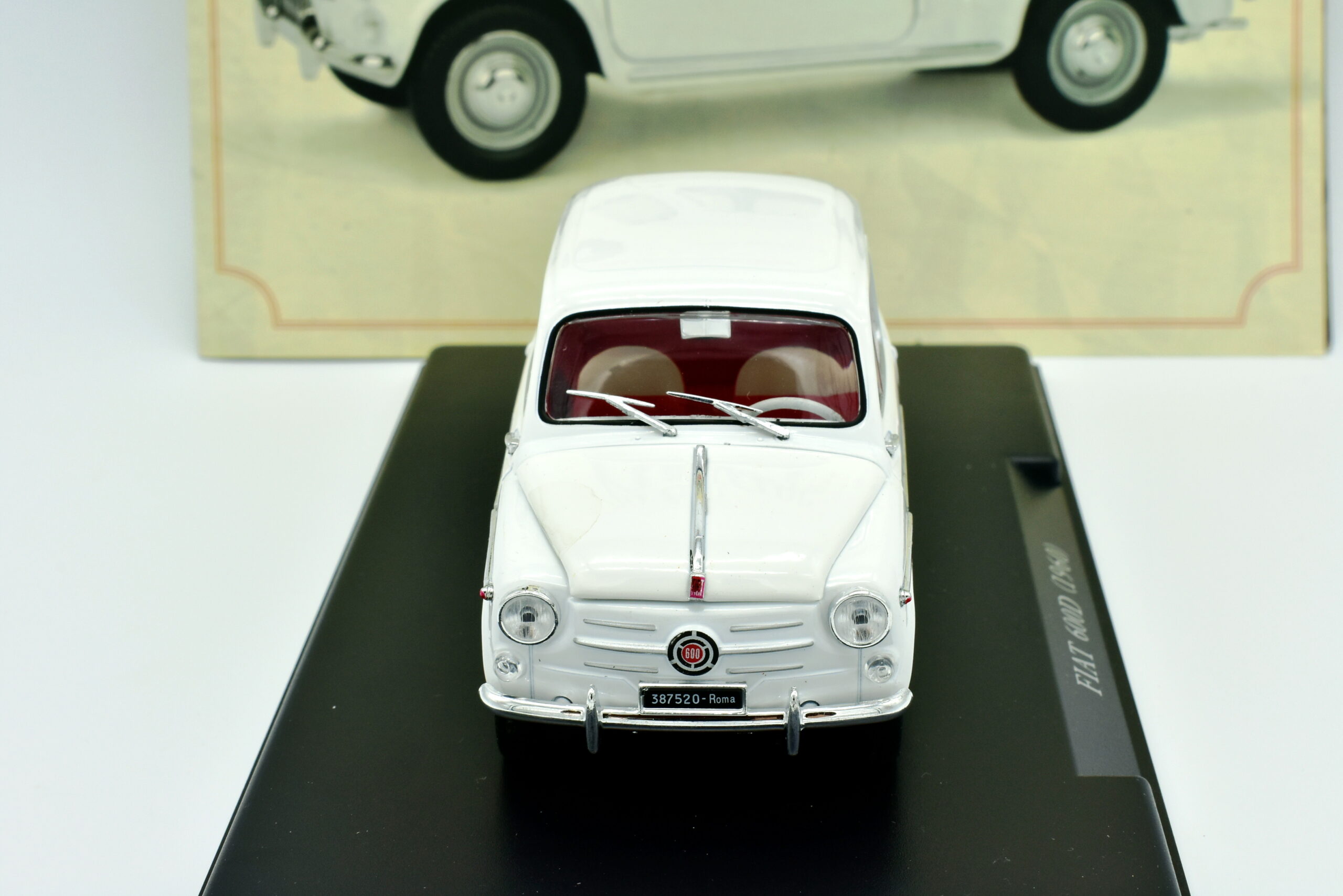 Modellino auto fiat 600 scala 1:24 da collezione - Collezionismo In vendita  a Ancona