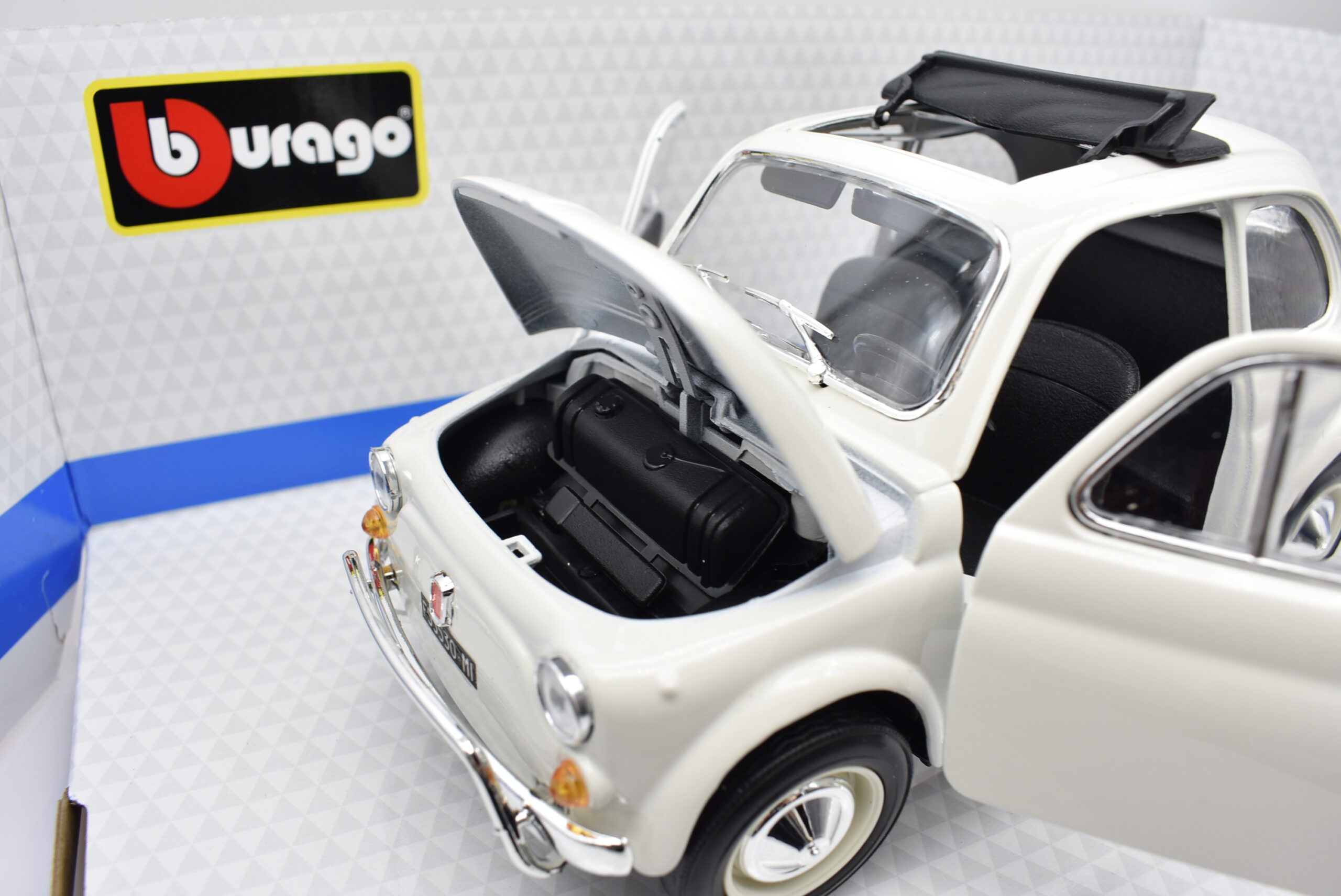 Modellino auto FIAT 500 L 500L bianco scala 1:18 BURAGO diecast collezione