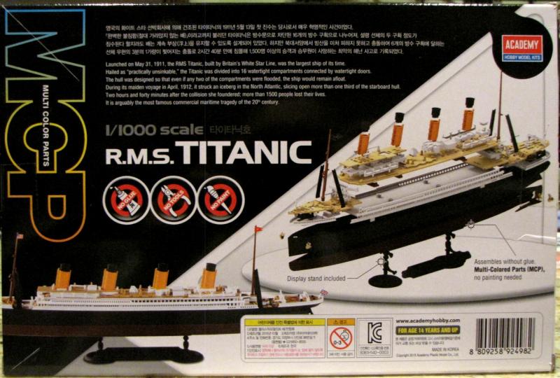 Modellino nave da montare model kit di montaggio R.M.S. TITANIC 1:700 +  1:1200 - Arcadia Modellismo