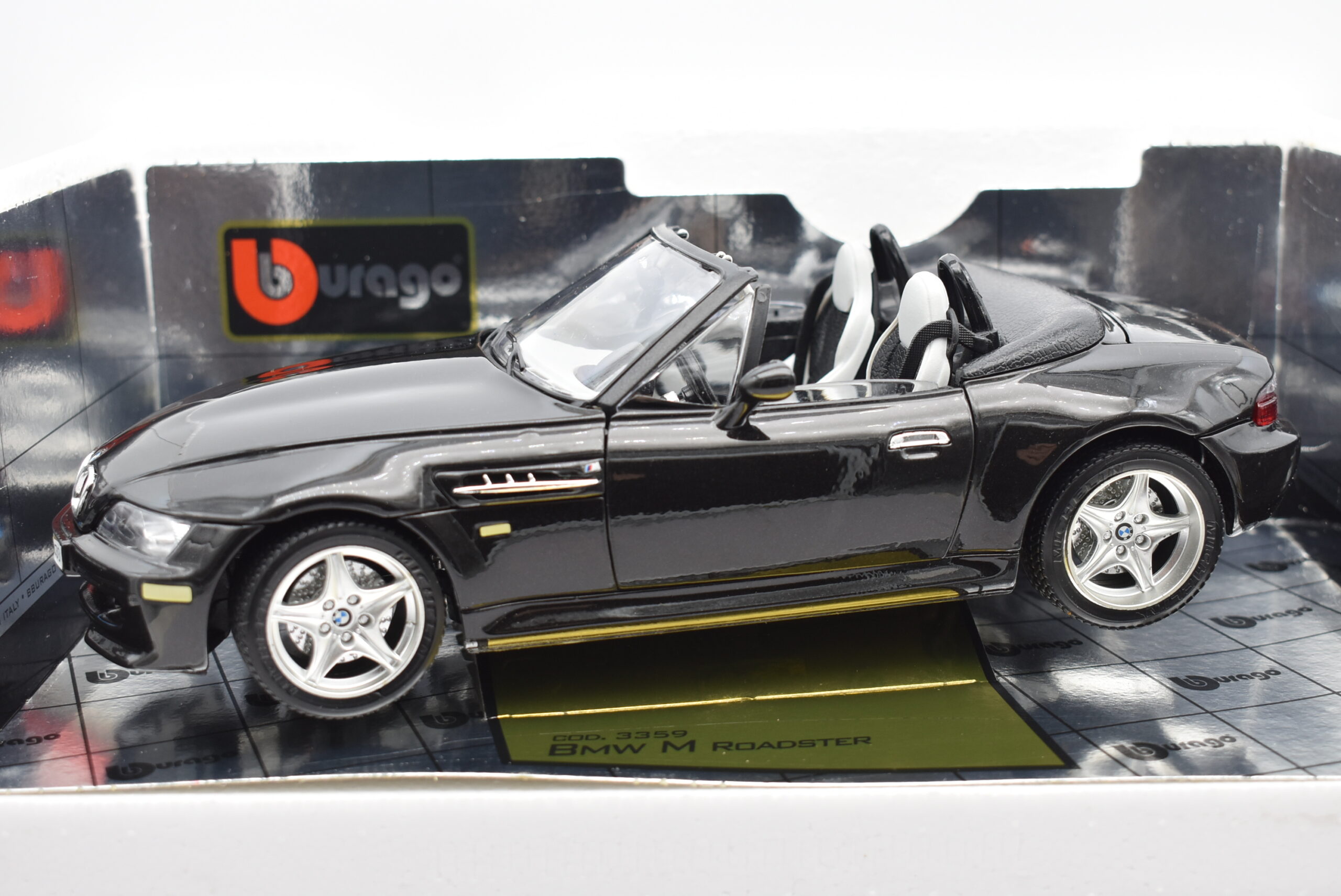 Modellino BMW Z3 Roadster 1:18 UT Models - 007 - Collezionismo In vendita a  Rimini