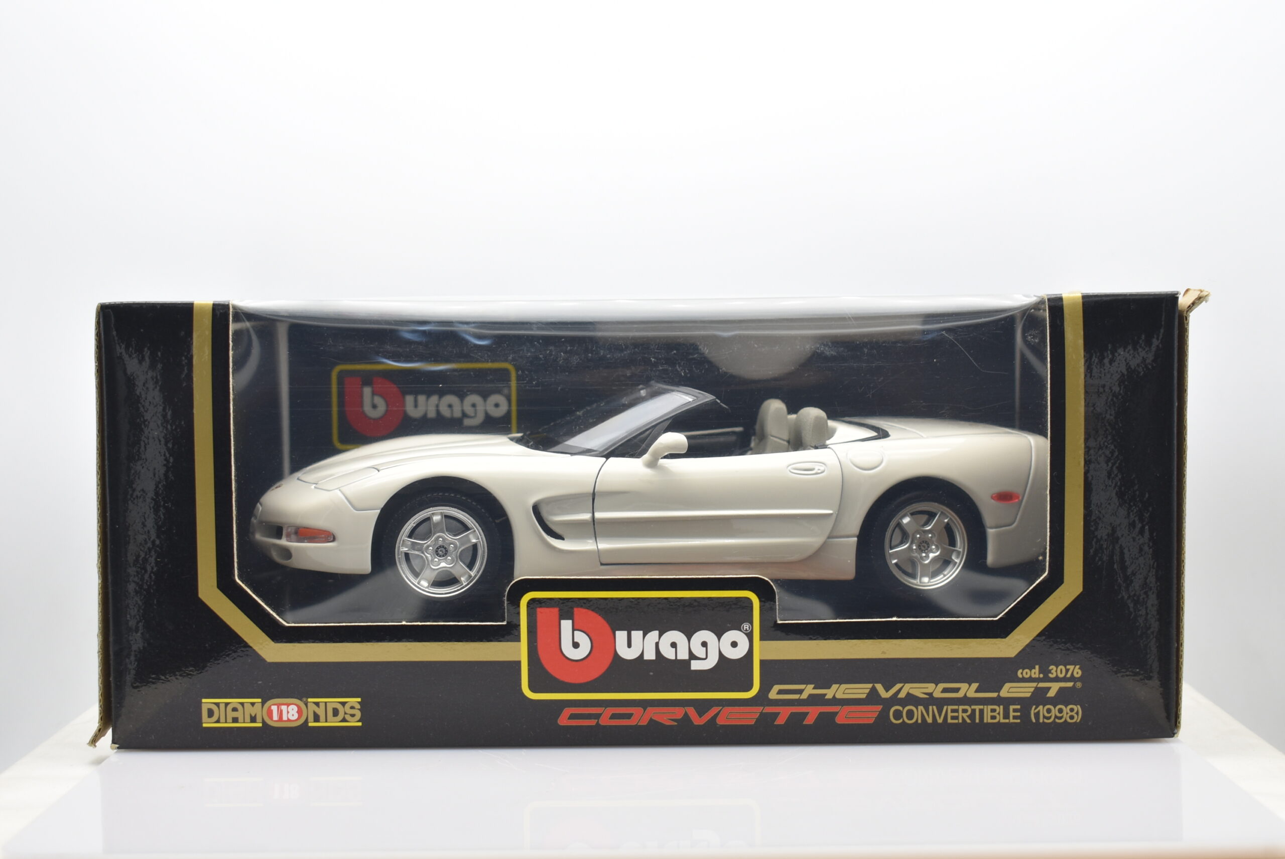 Modellino auto CHEVROLET CORVETTE CONVERTIBLE scala 1:18 Burago diecast -  Arcadia Modellismo