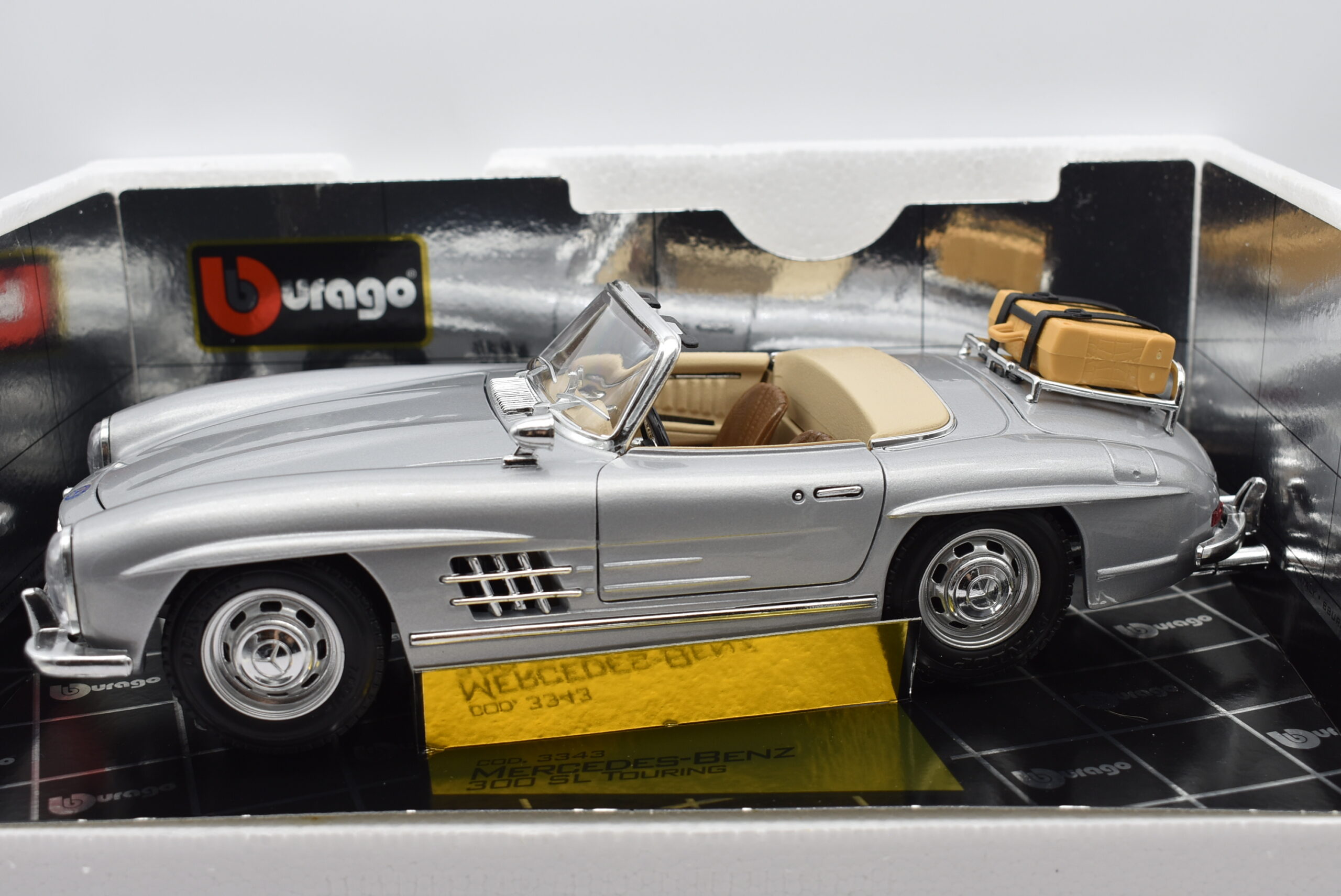 Modellino auto MERCEDES BENZ 300 SL TOURING scala 1:18 Burago diecast  modellismo da collezione