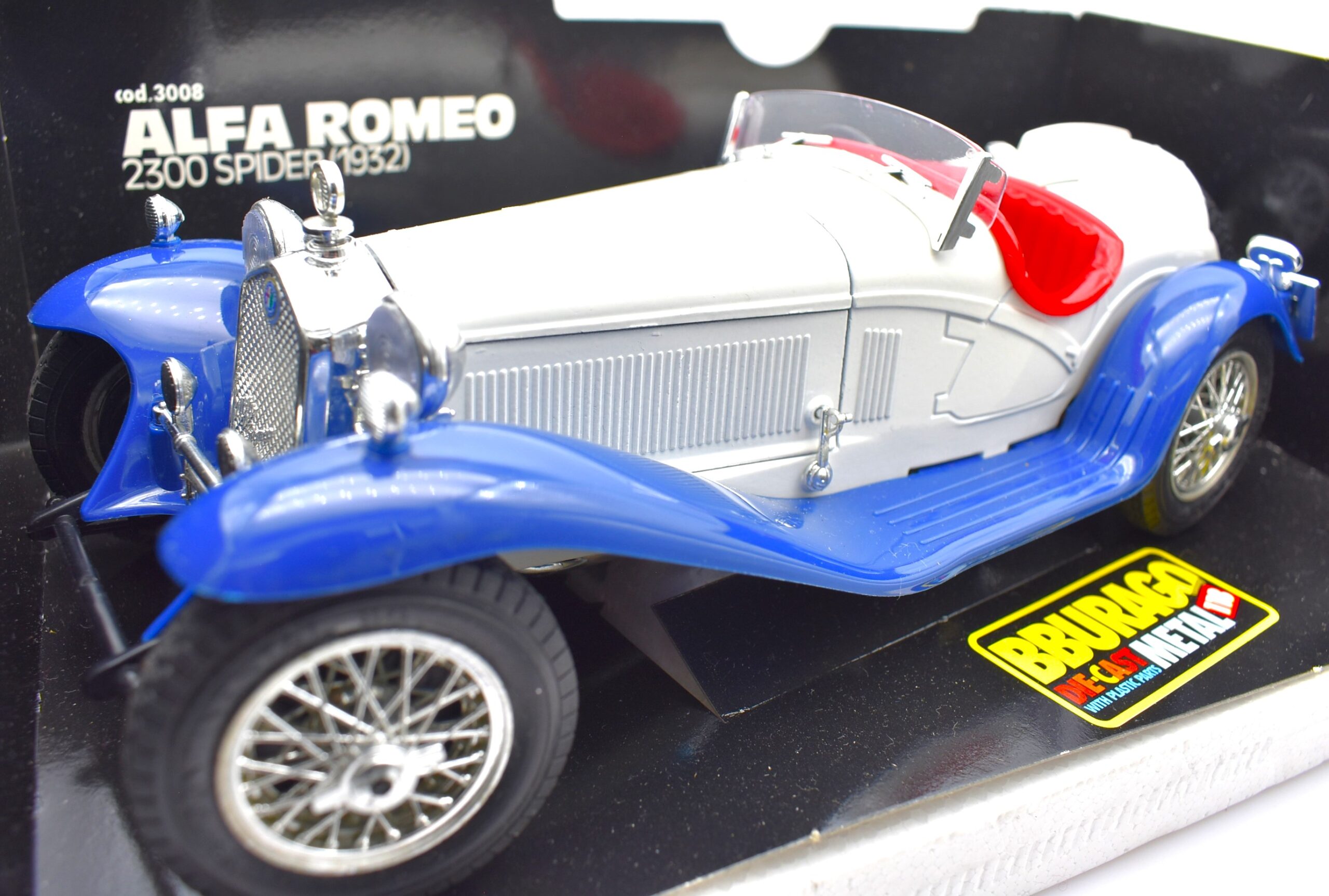 Miniature voiture auto 1:18 Alfa Romeo 2300 Spider diecastvéhiculesancienne