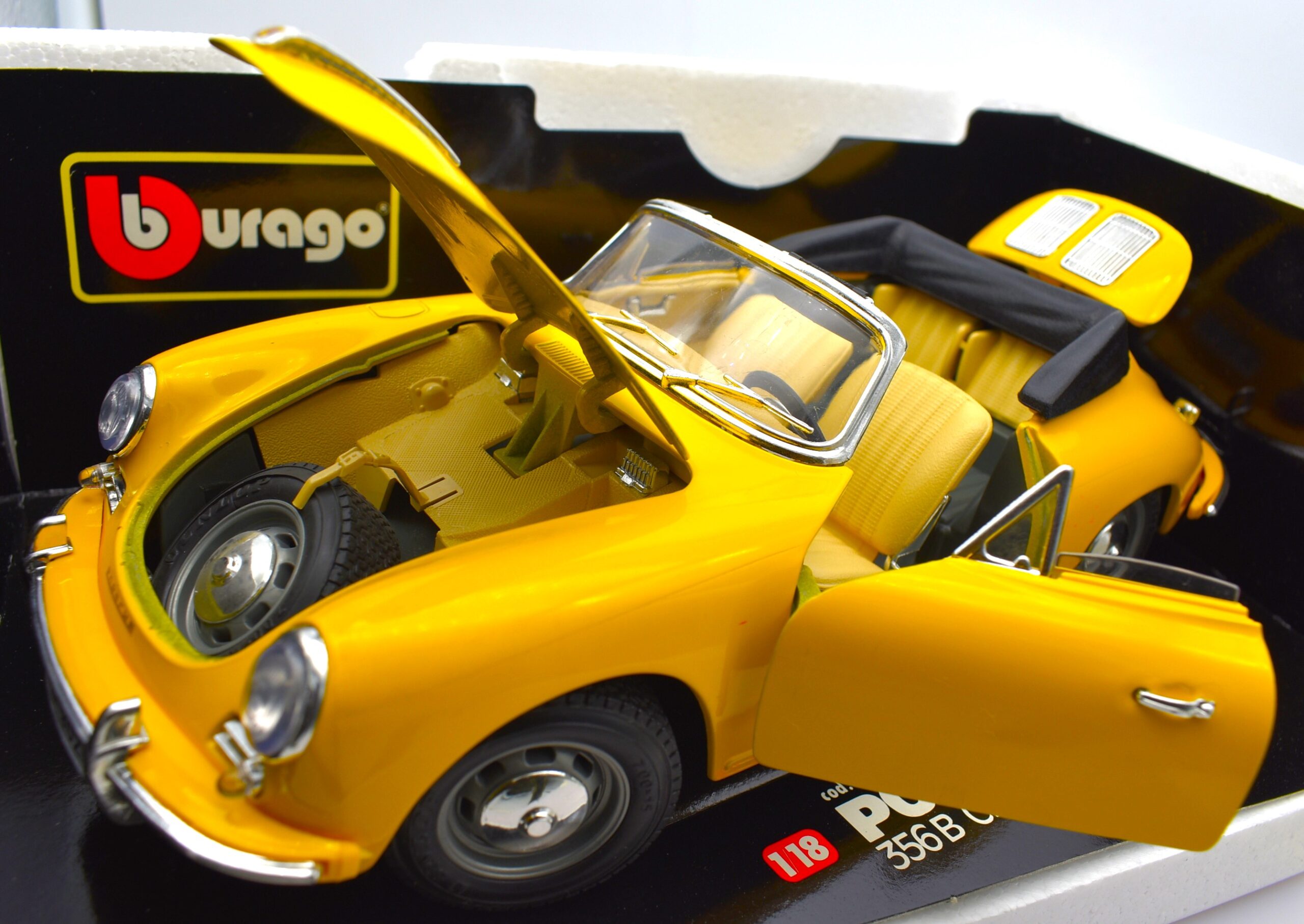 Modellino auto scala 1:18 PORSCHE 356 ROADSTER diecast modellismo da  collezione