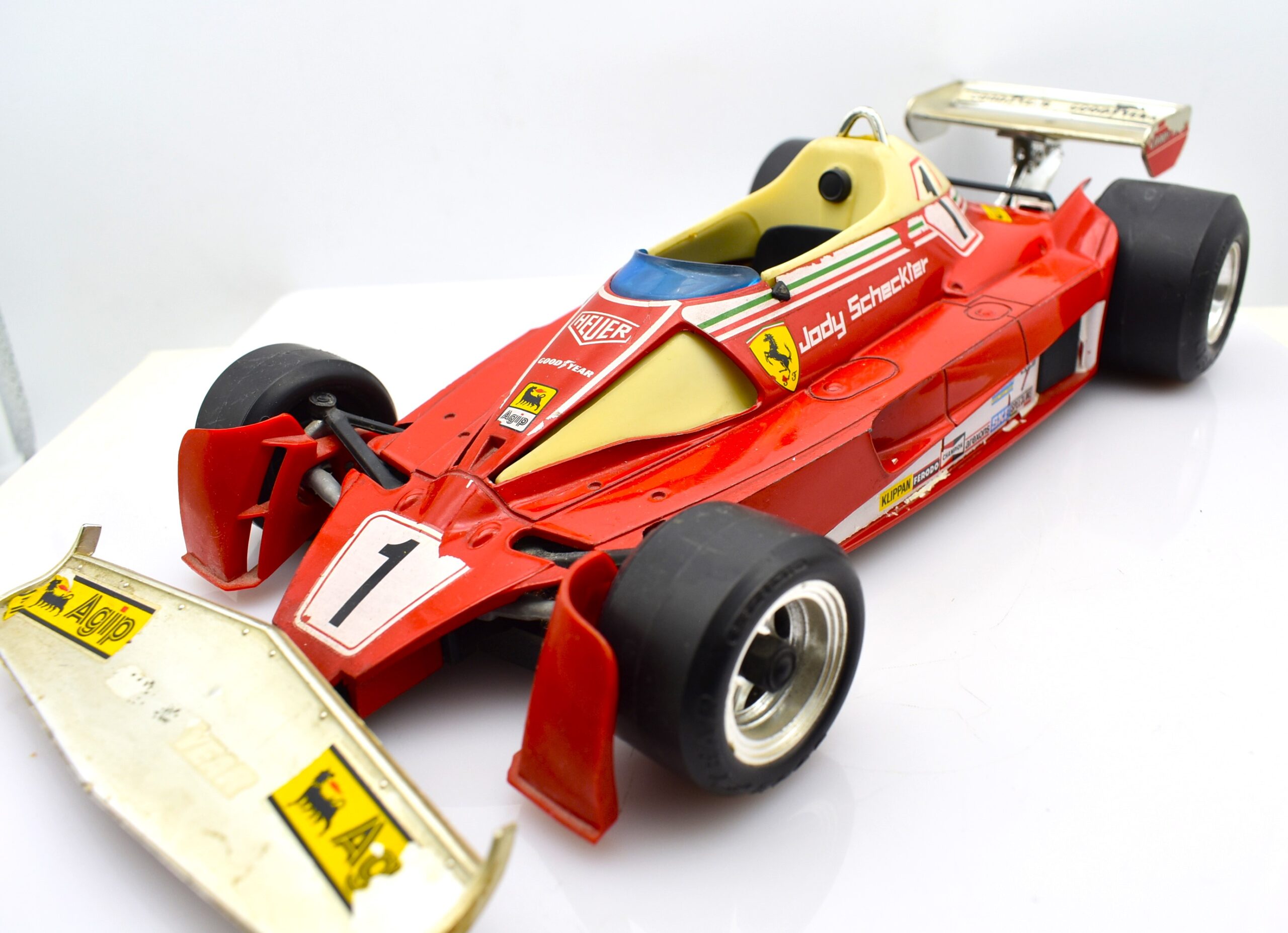 Modellino auto scala 1:14 Ferrari 312 T2 Formula 1 F1 Burago diecast  modellismo da collezione