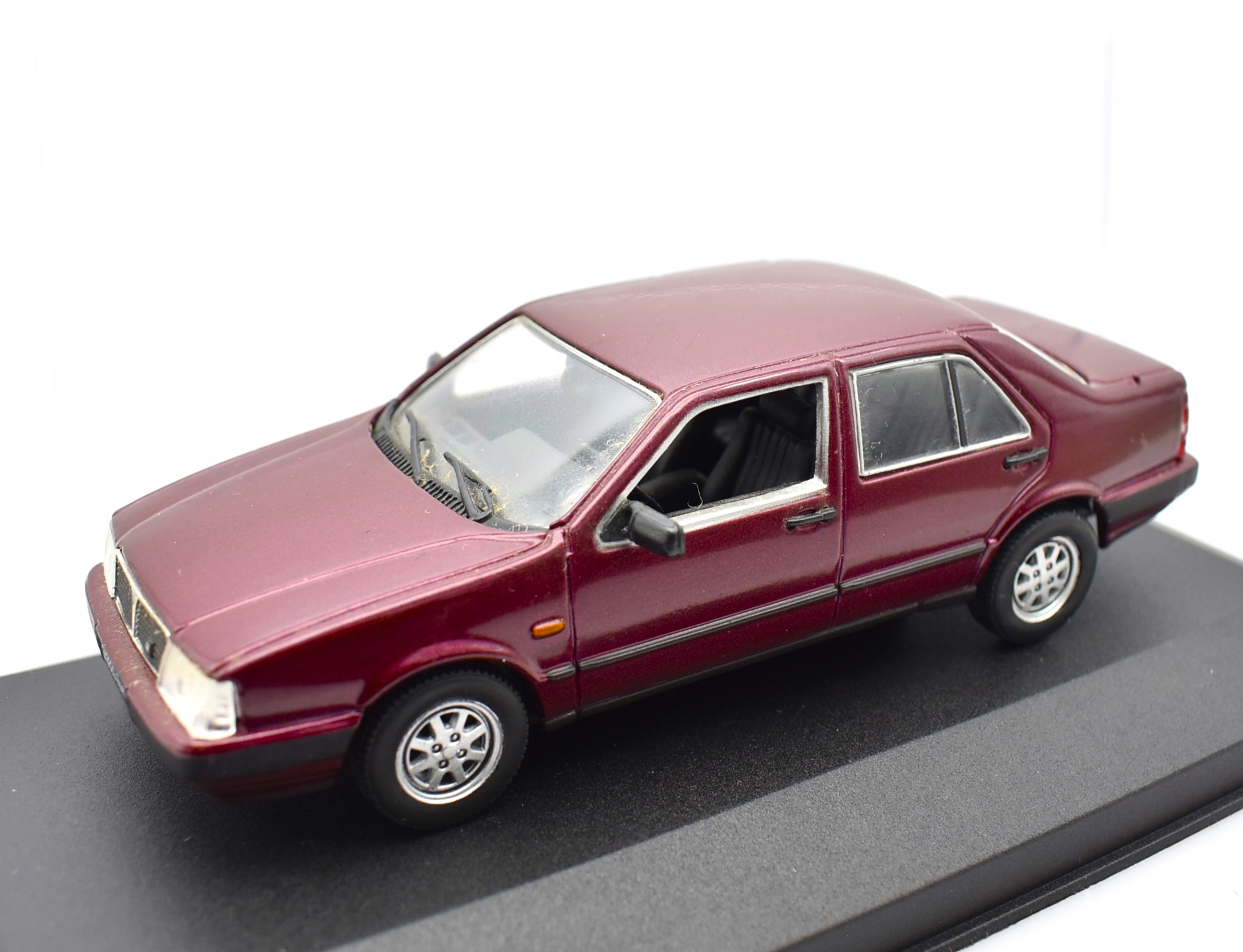 Miniature voiture auto Thème de modélisation diecast Lancia Thema 1:43véhicules Norev