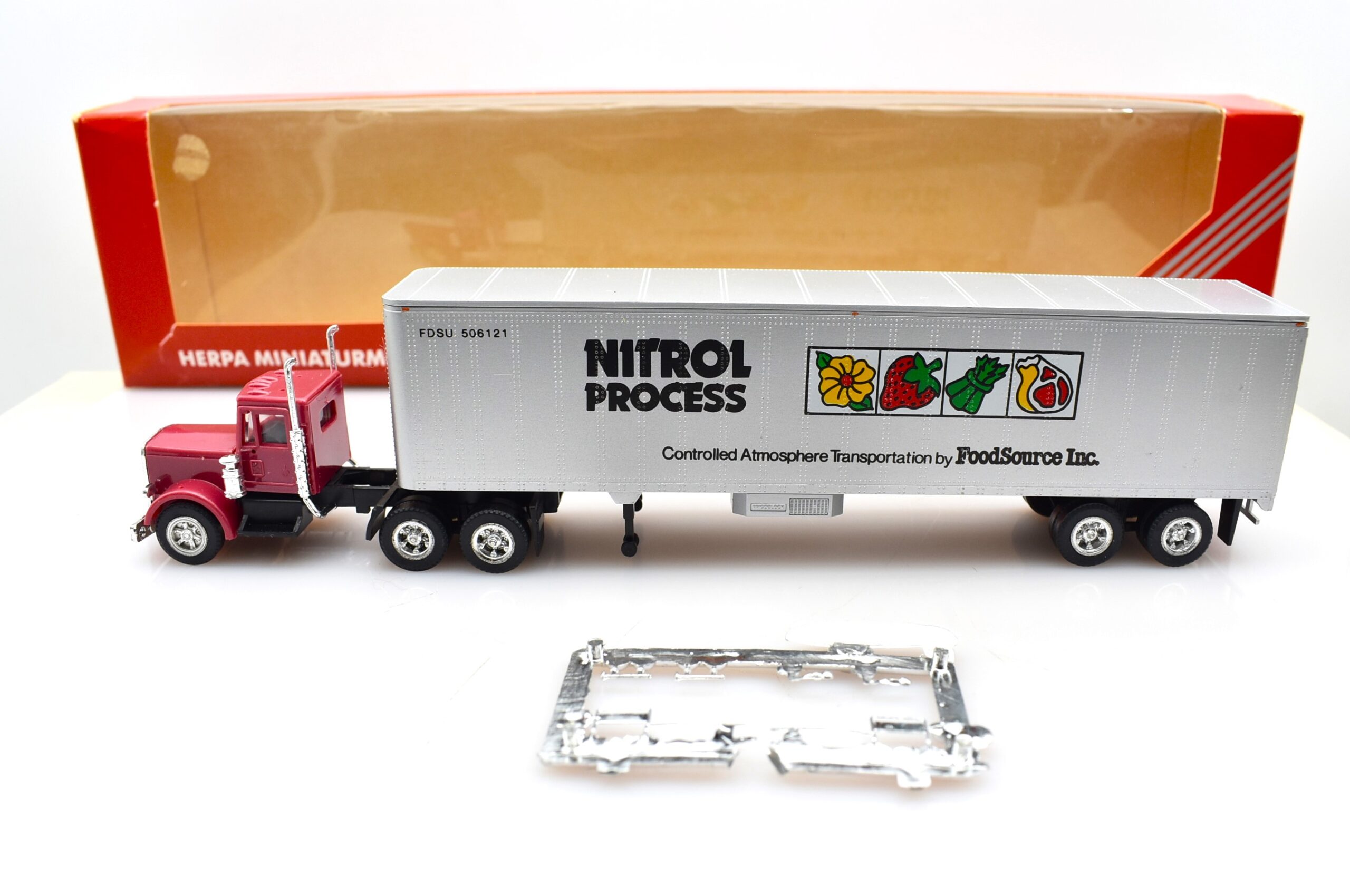 Herpa miniature camion 1:87 auto camion Peterbilt Nitrol Process Food modélisme