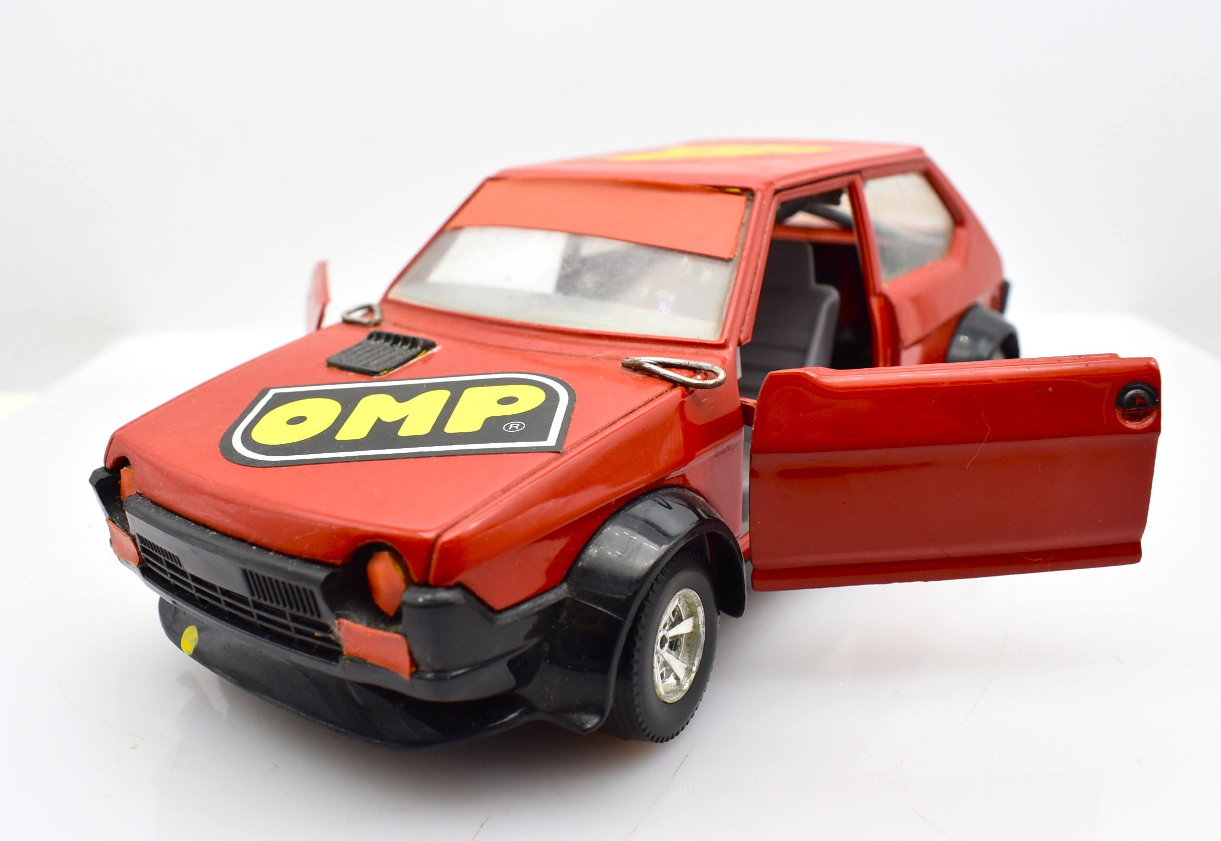 modellauto Rallye-Fiat Ritmo Abarth Maßstab 1:24bburagodiecastmodellbaugebraucht