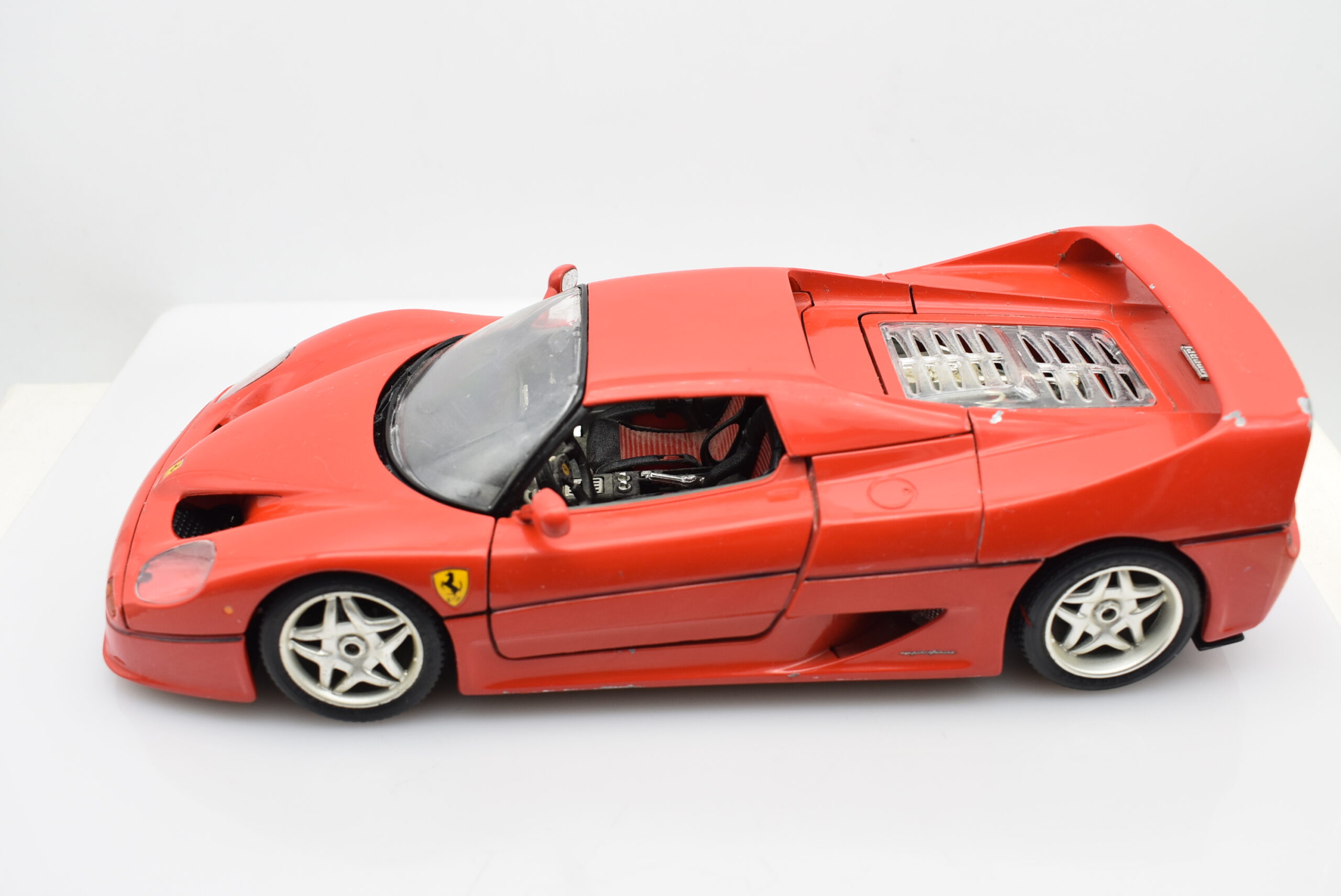 Modellino auto scala 1:18 Ferrari F50 Burago diecast modellismo collezione