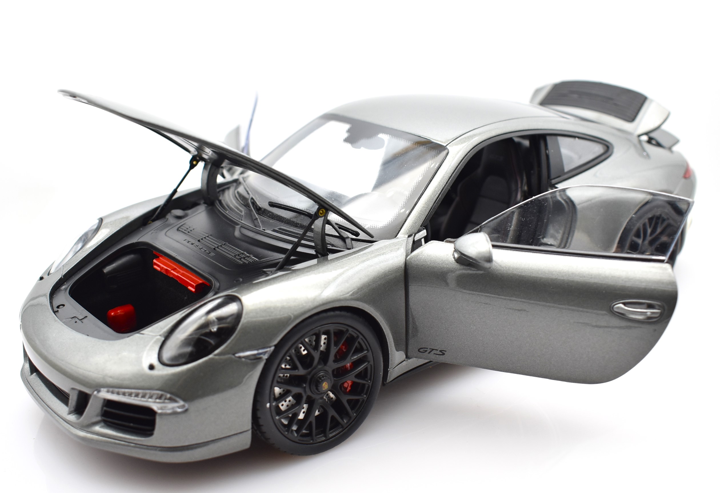 Modellino auto scala 1:18 Porsche 911 Carrera GTS Schuco diecast modellismo car