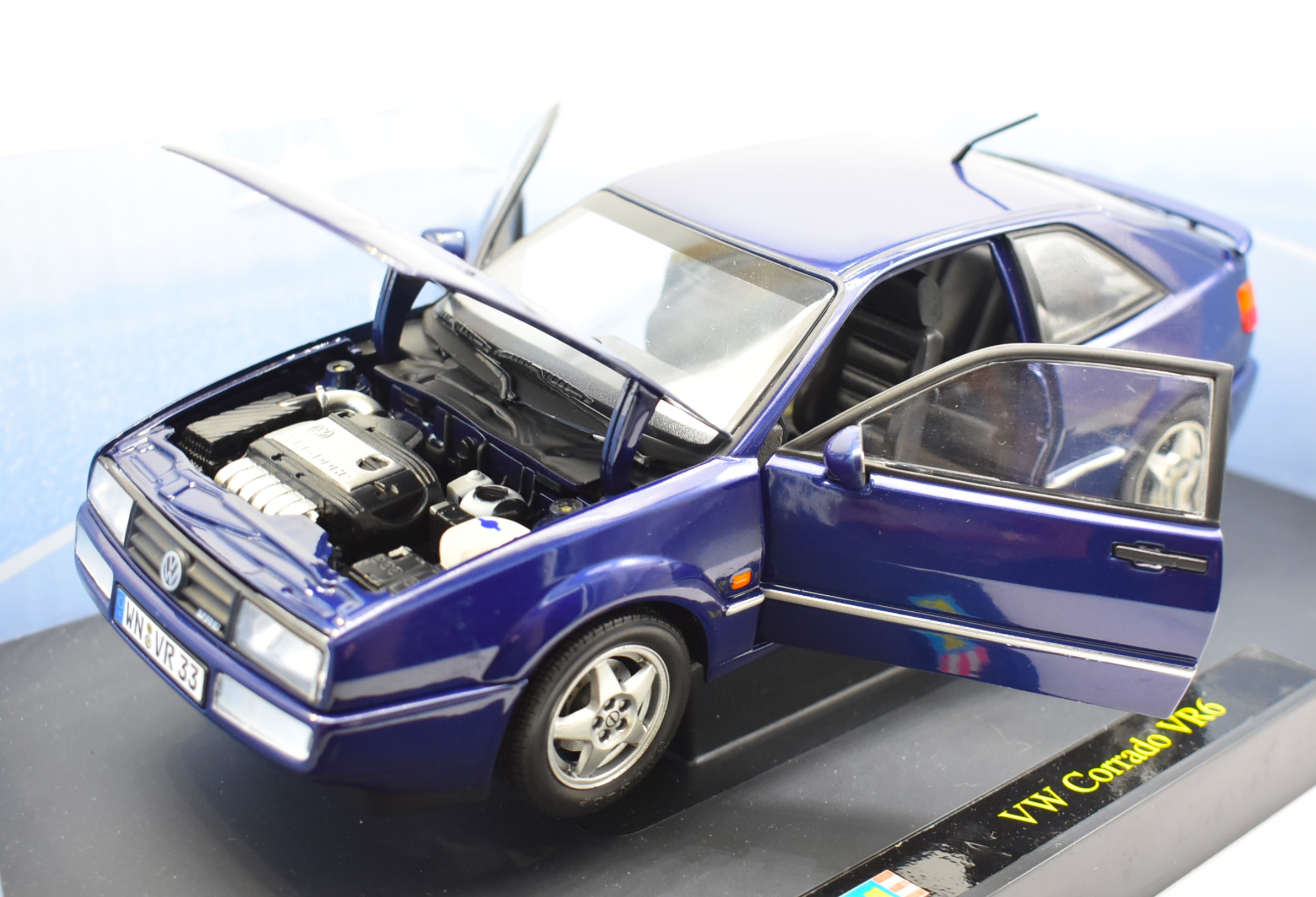 Model car 1:18 scale VW Corrado VR6 Revell diecast vehiclescollection