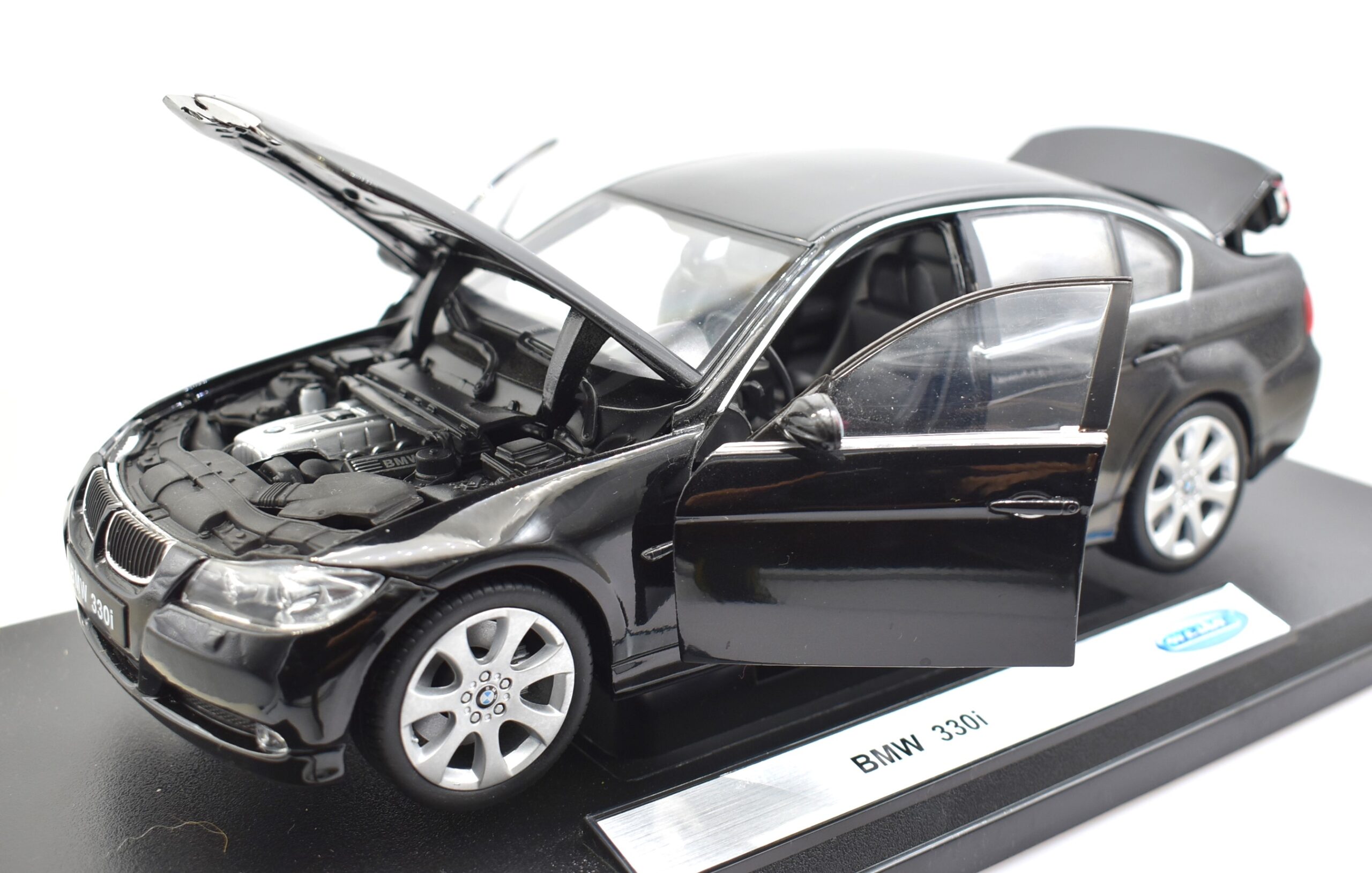 Miniature voiture auto 1:18 BMW 330i modèle véhicules statique diecast pression noir