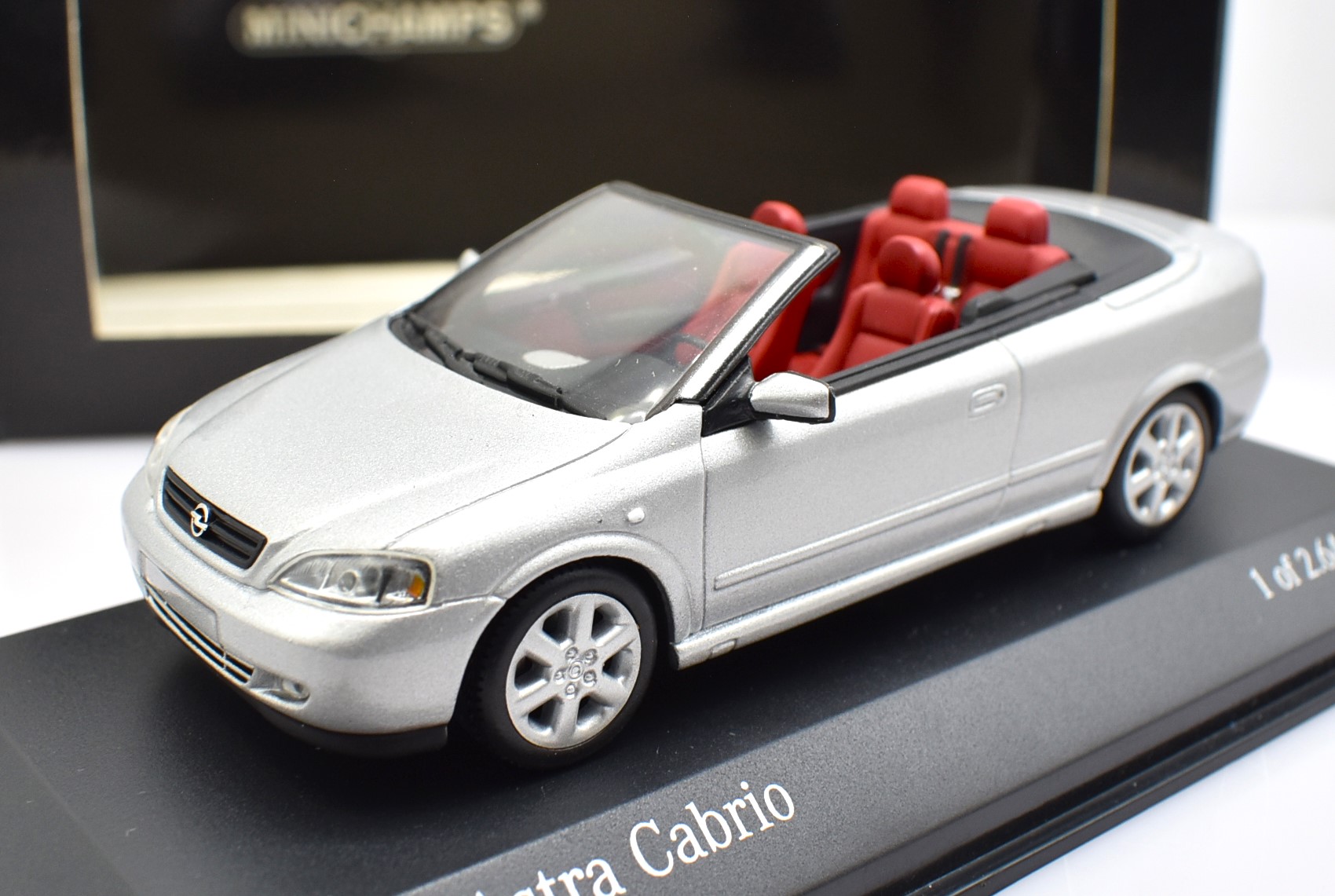 Miniature voiture auto 1:43 Opel Astra Cabriolet Minichamps modèle de voiture diecast