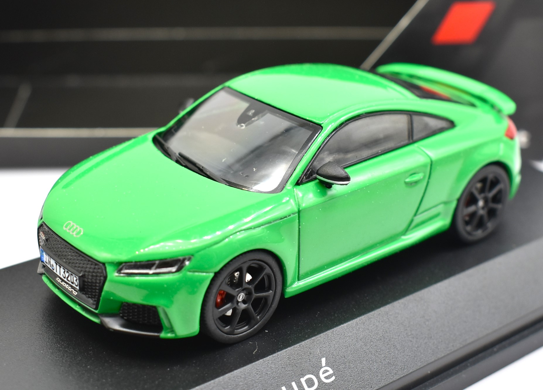 Coche miniaturas Audi TT RS Coupe diecast a escala 1:43 decolección auto