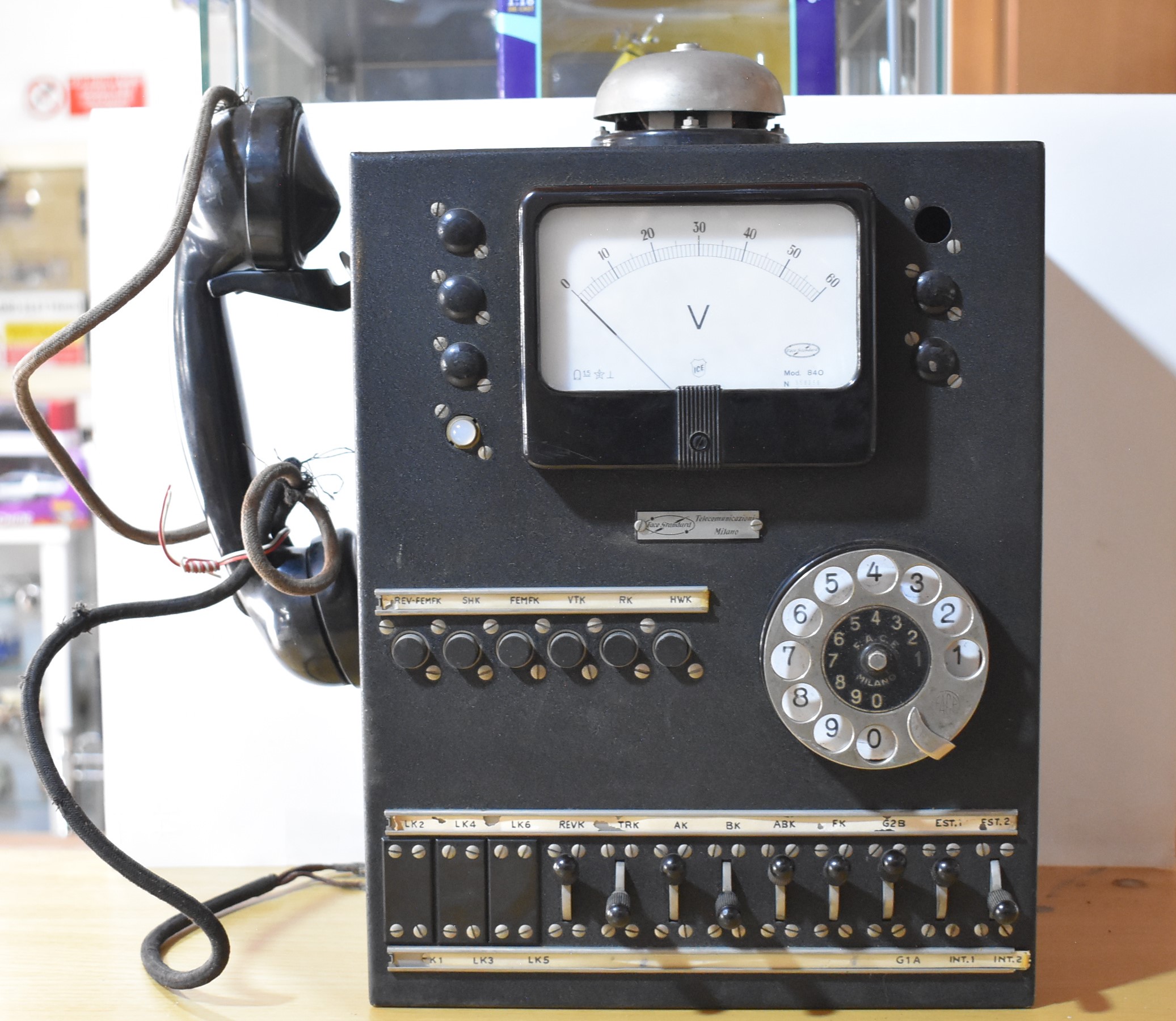 téléphone de télécommunications milan vintage, téléphone fixe à restaurer