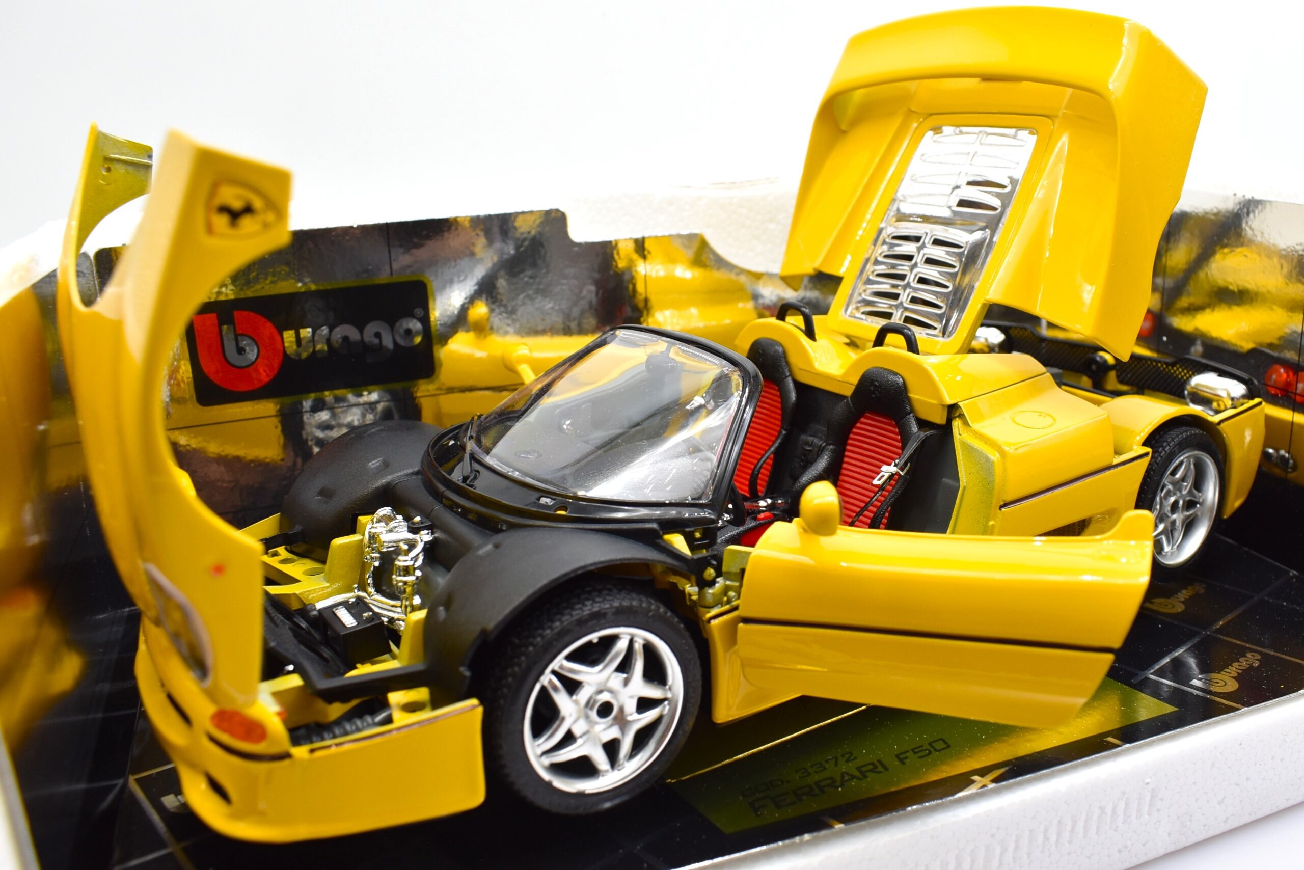 Modellino auto FERRARI F50 spyder scala 1:18 Burago diecast da collezione