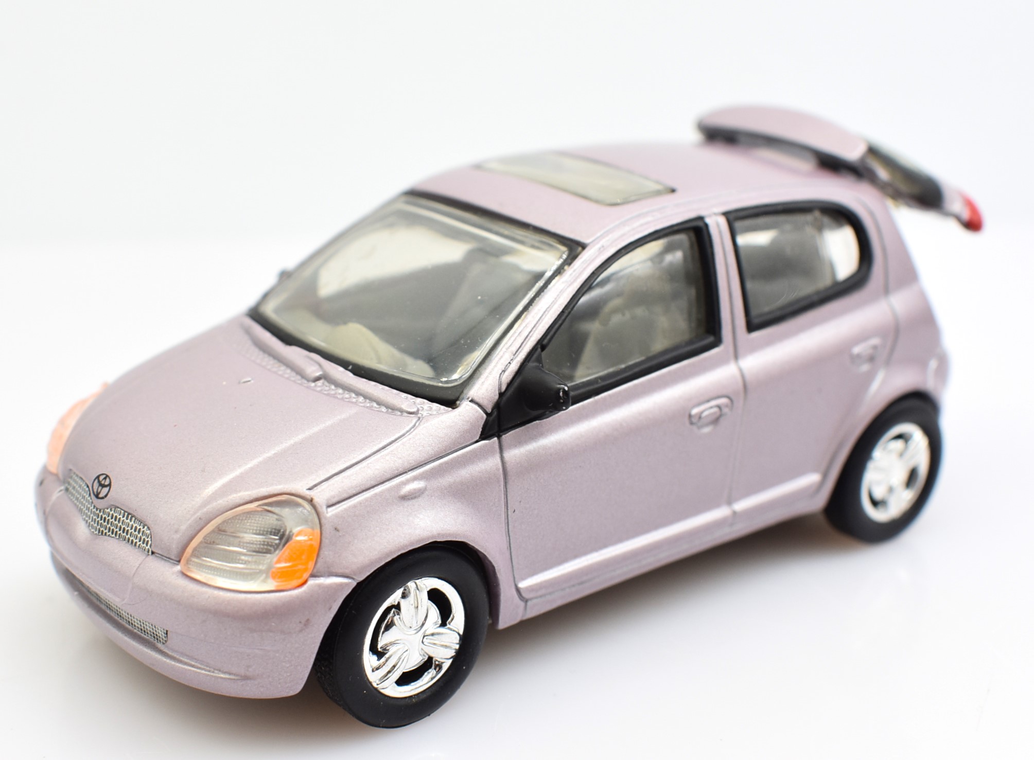 Modellino auto scala 1:36 Toyota Yaris Vitz Echo Tins Toys diecast modellismo