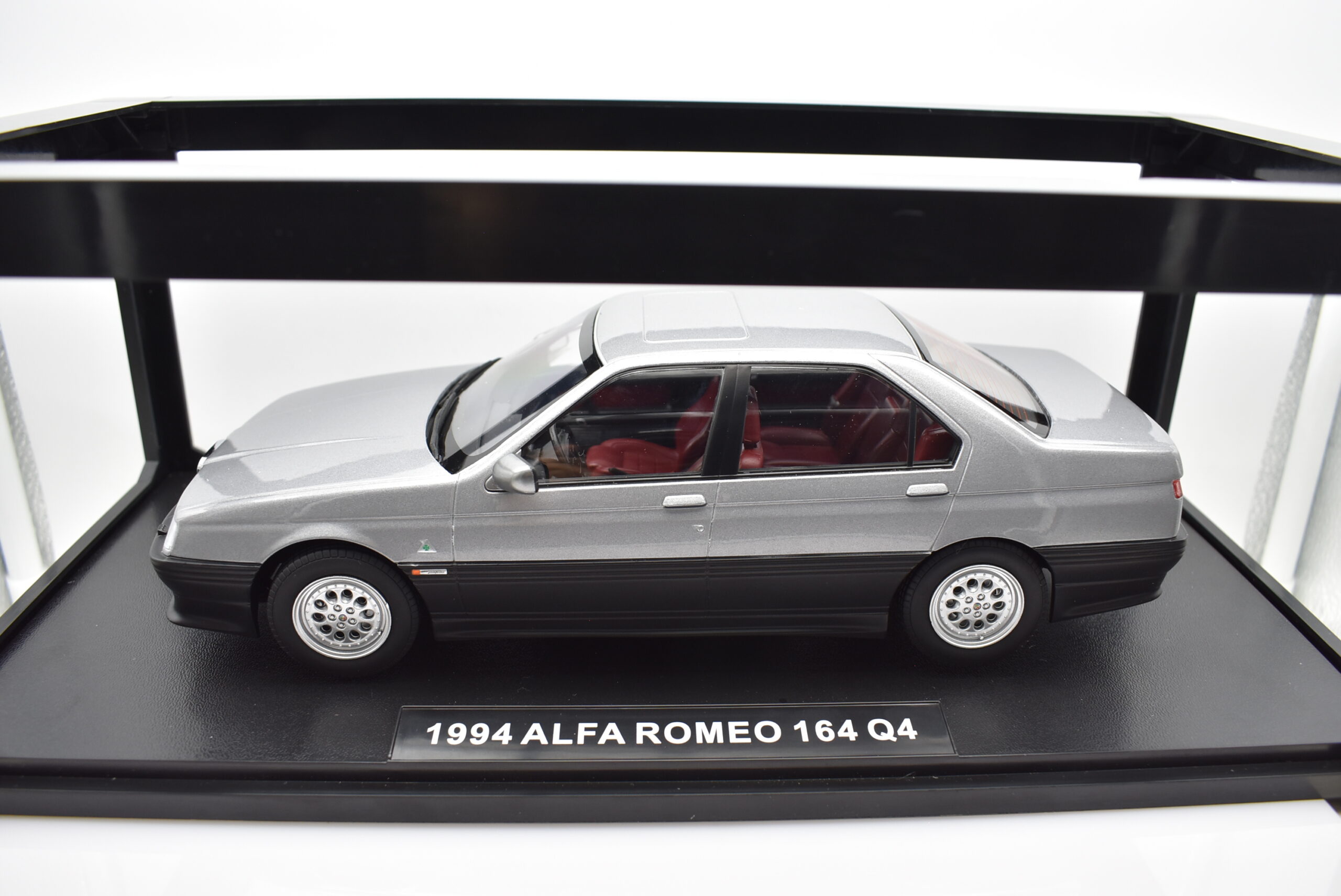 Miniature voiture auto 1:18 ALFA ROMEO 164 gris diecastvéhicules